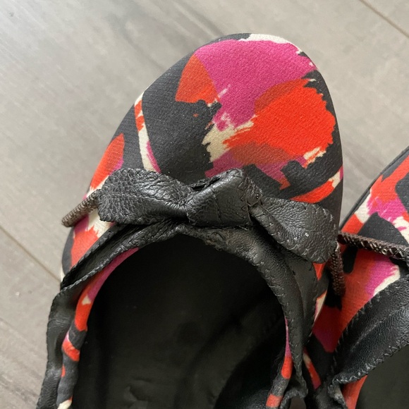 Burberry Flats - Size 37 - Picture 2 of 7